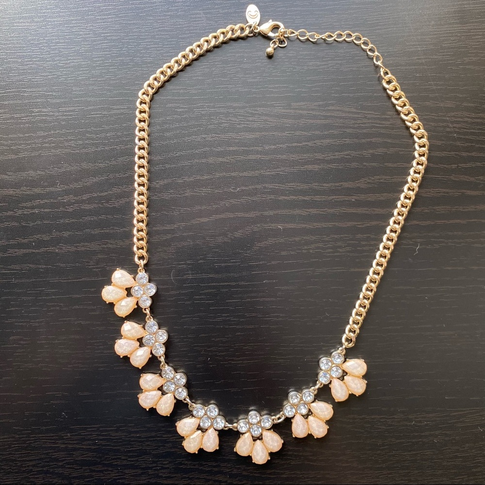 Statement Necklace - Peach shimmer, gold chain